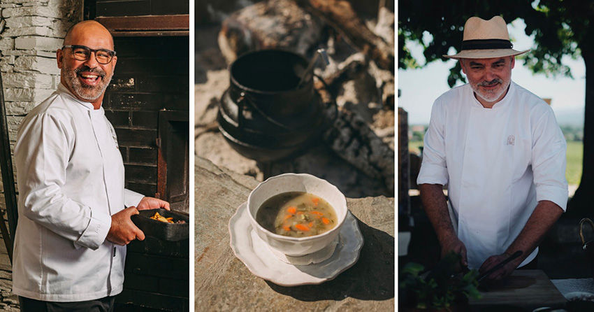Chef sorrindo ao lado de um forno; panela e sopa em ambiente rústico; chef com chapéu cozinha ao ar livre sob árvores. Atmosfera acolhedora.