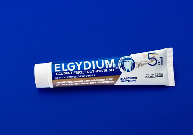 Um dentífrico, cinco benefícios