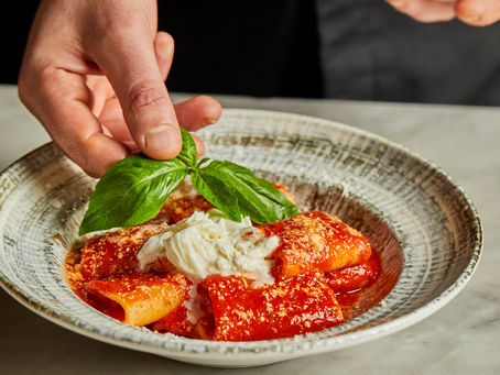 “Aqui está” o restaurante italiano que tem um bar de mozzarella e degustações de produtos premium