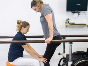 Hochdosierte Intensivtherapie: Yvonnes beeindruckende Fortschritte