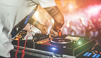 DJ