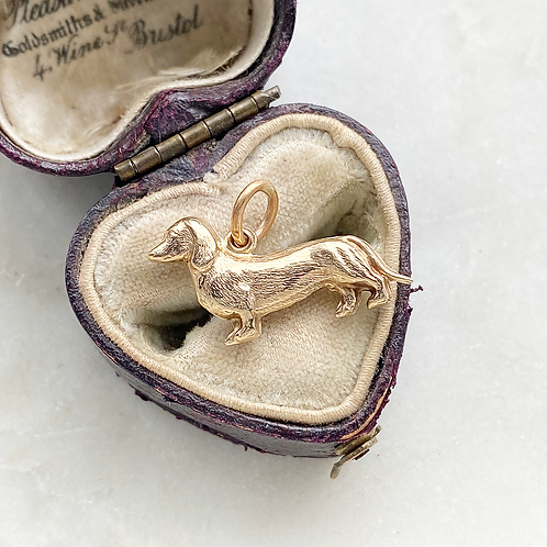 Vintage 1959 9ct gold Dachshund sausage dog charm