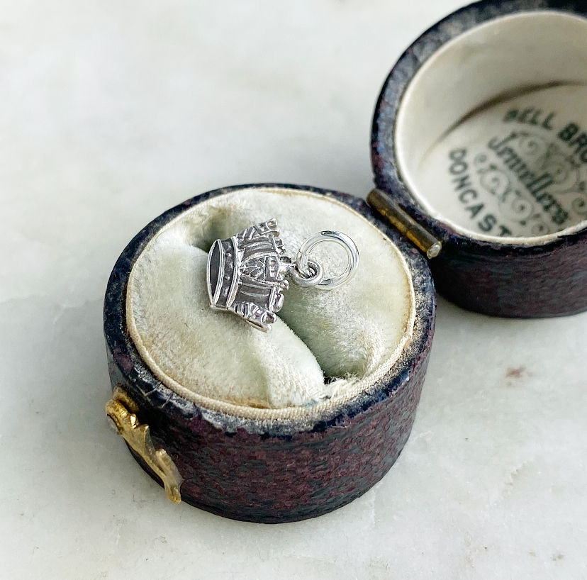 Thumbnail: Vintage miniature sterling silver crown charm