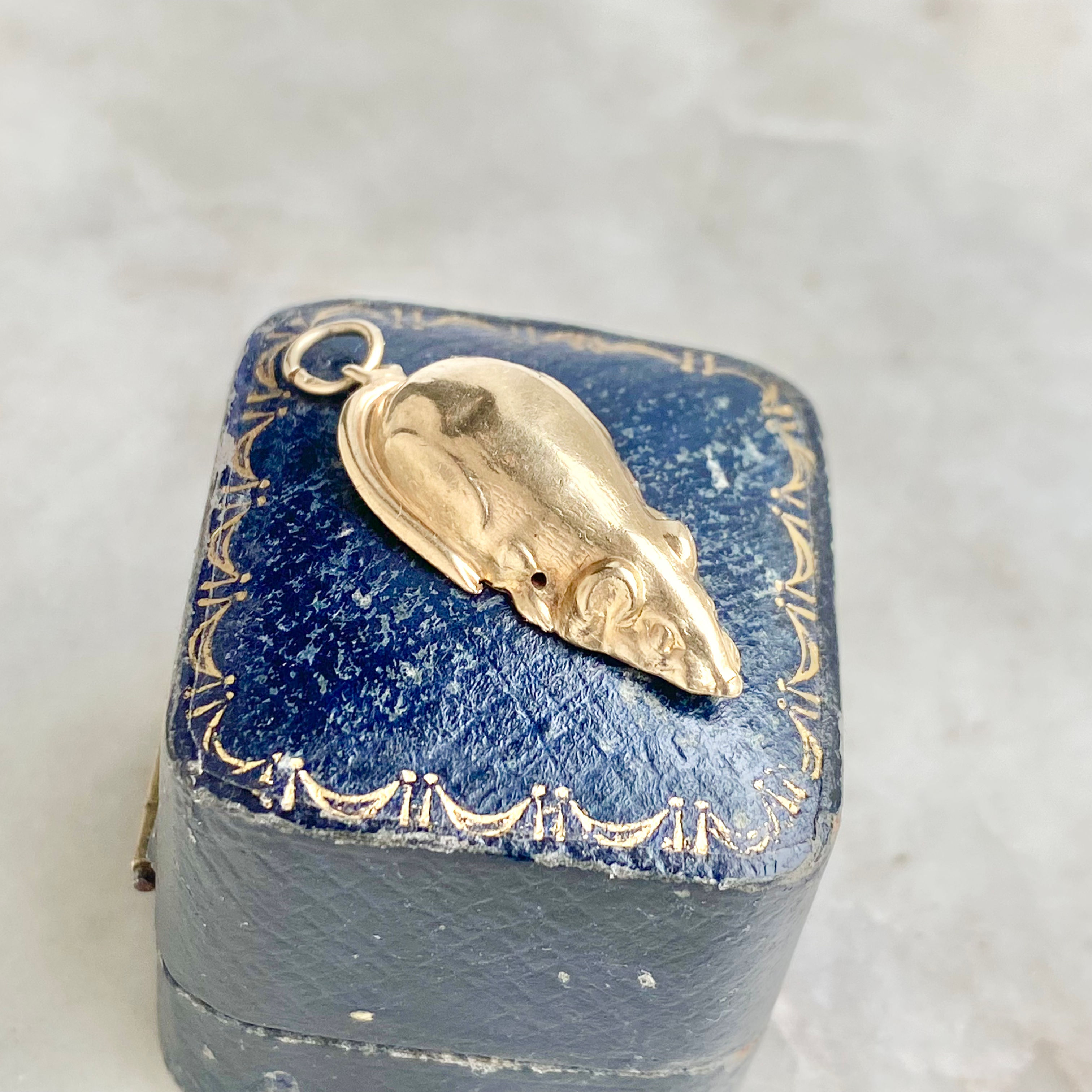 Vintage 9ct gold mouse charm