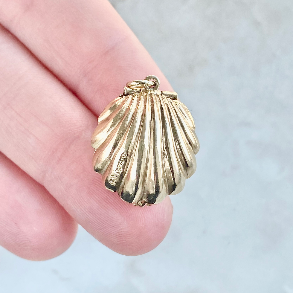Thumbnail: Vintage 1965 heavy 9ct gold opening shell charm with pearl inside