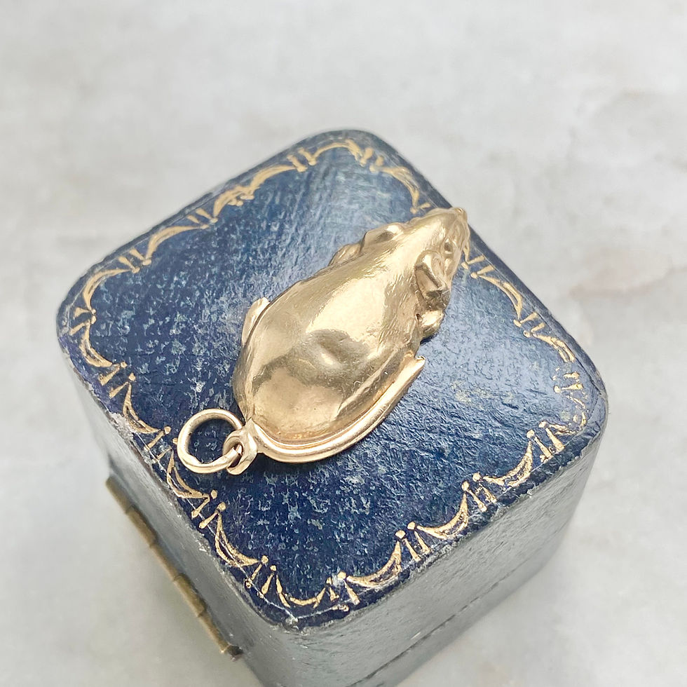 Thumbnail: Vintage 9ct gold mouse charm