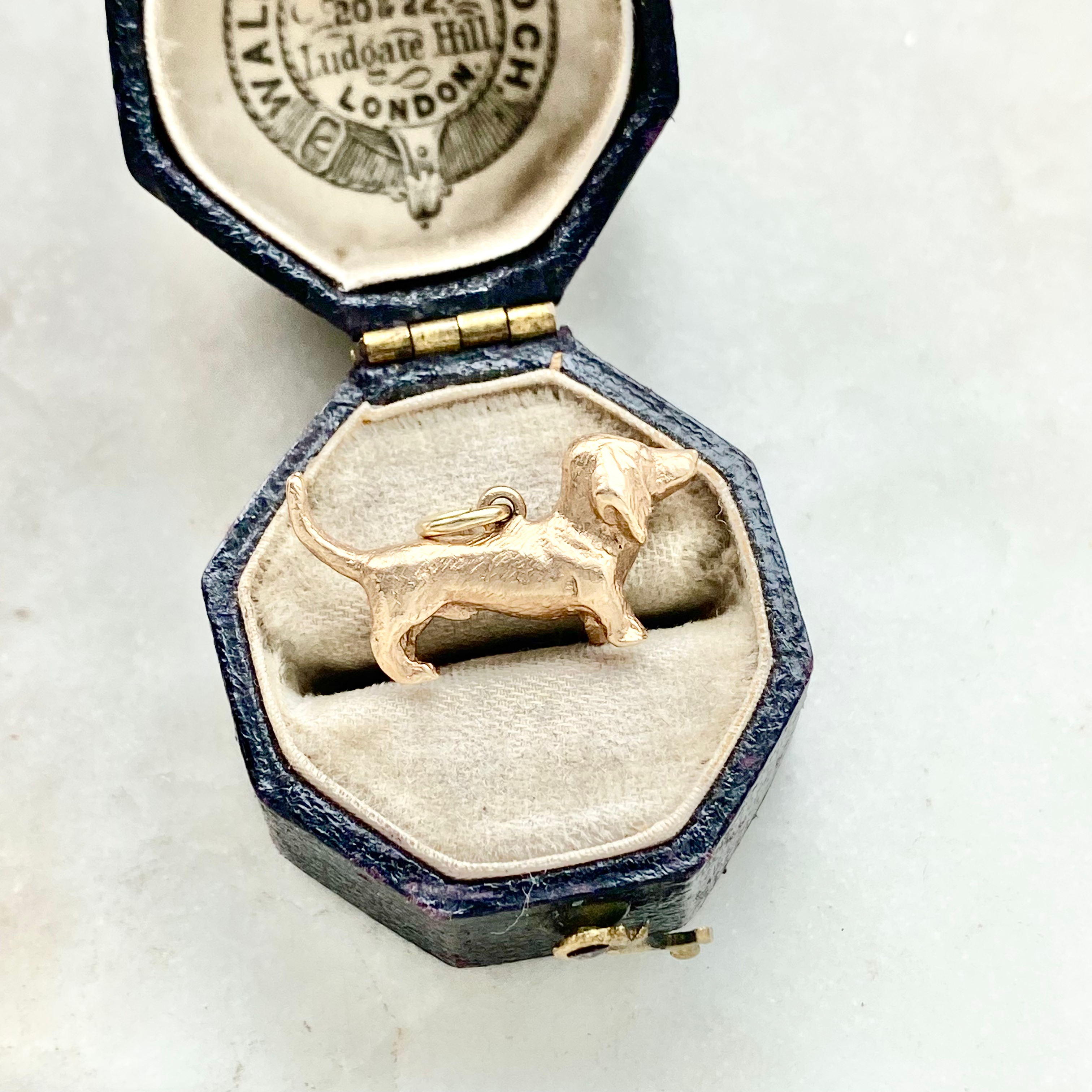 Vintage 1956 solid 9ct gold Dachshund sausage dog charm