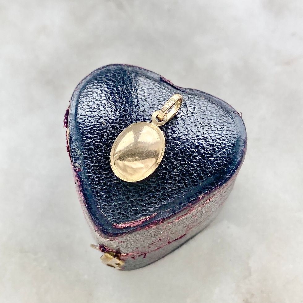 Thumbnail: Vintage 9ct gold coffee bean charm