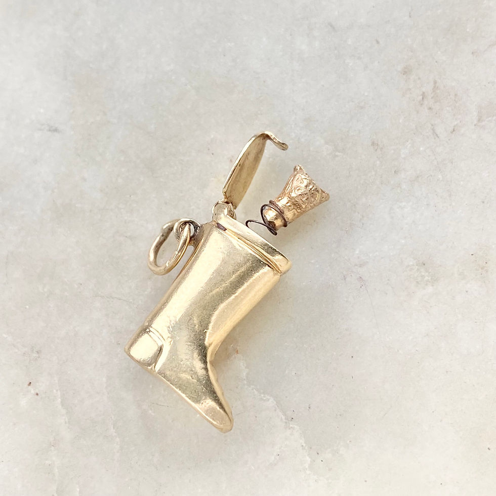 Thumbnail: Vintage 14ct gold articulated Puss in Boots charm