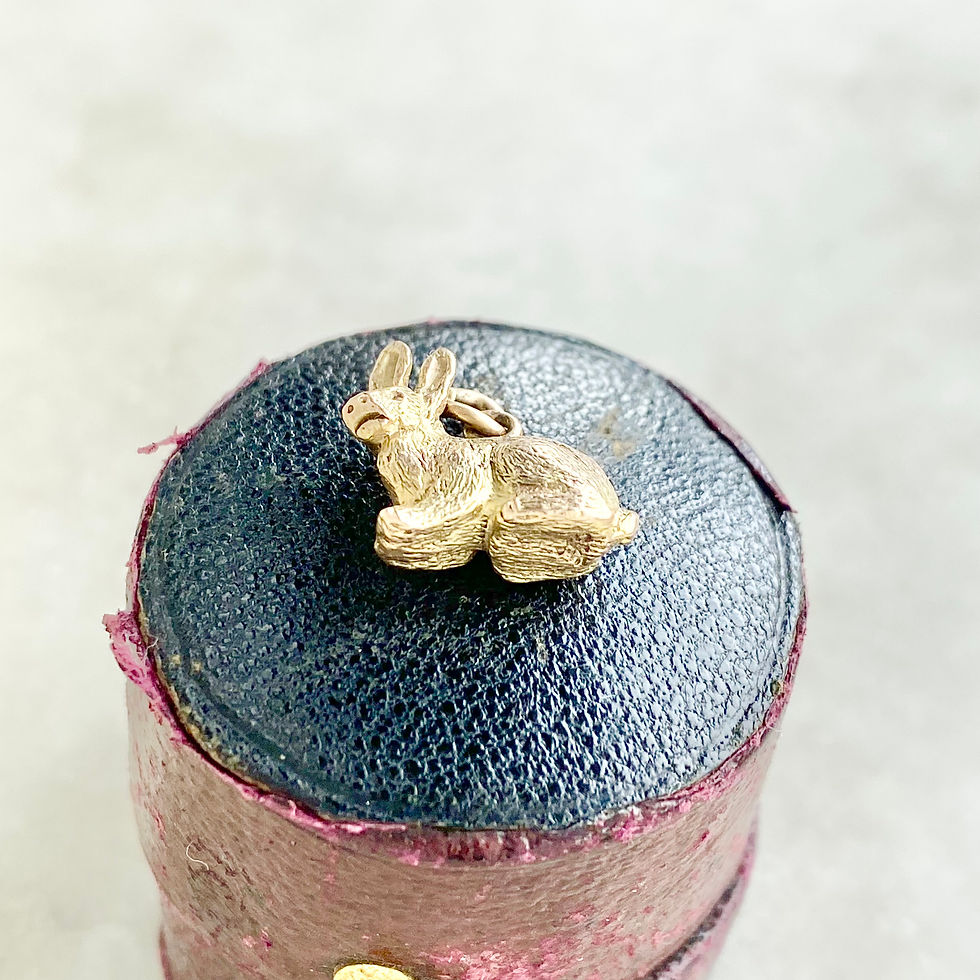 Thumbnail: Vintage solid 9ct gold crouching rabbit charm