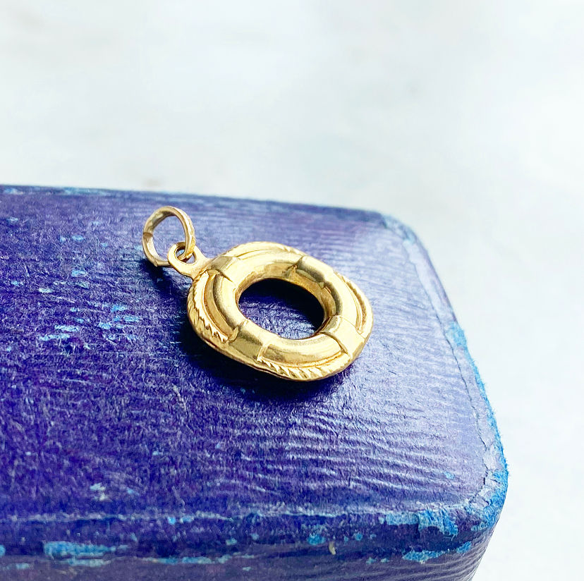 Thumbnail: Vintage 18ct gold lifebuoy ring, life saver charm