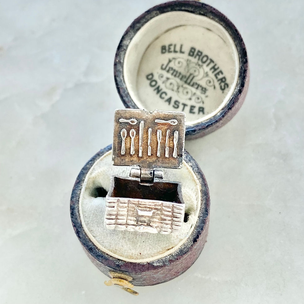 Thumbnail: Vintage sterling silver opening picnic basket charm