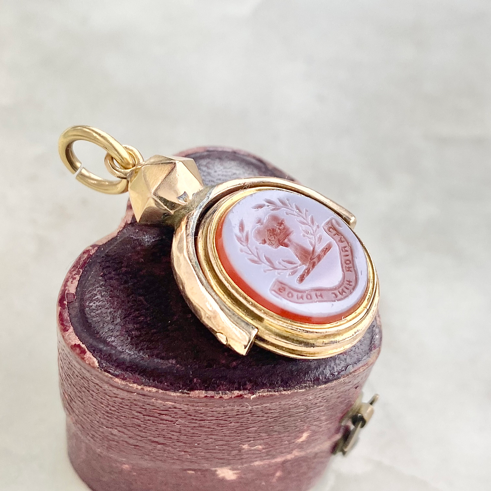Thumbnail: Antique 10ct gold, carnelian and bloodstone swivel fob/pendant Scottish Buchanan