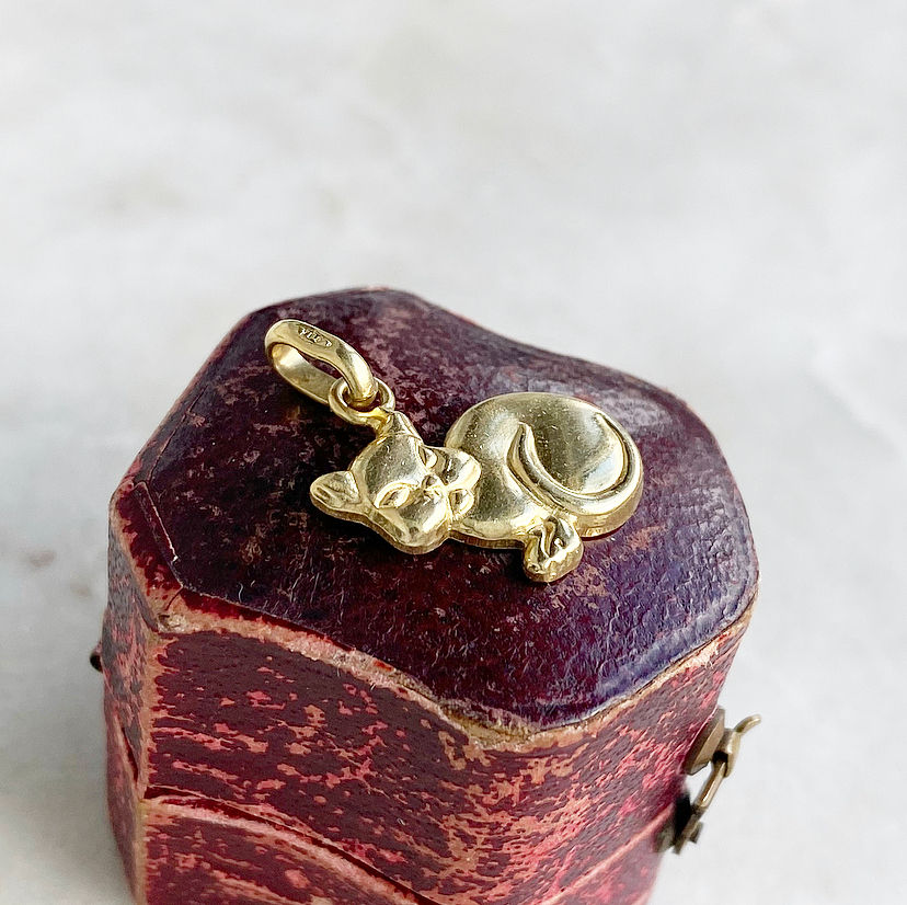 Thumbnail: Vintage 18ct gold Italian cat charm