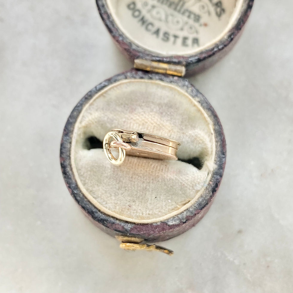 Thumbnail: Vintage 9ct gold petite round opening locket charm/pendant