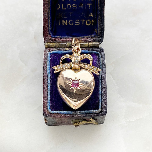 Antique Edwardian 1902 9ct gold, ruby and seed pearl heart and bow charm/pendant