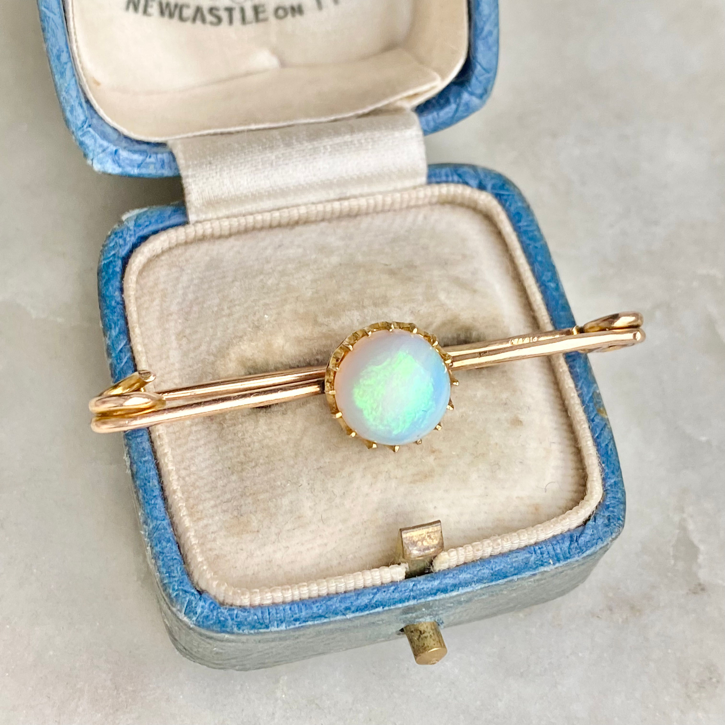 Antique 1922 opal and 9ct gold bar brooch/pin/chain extender