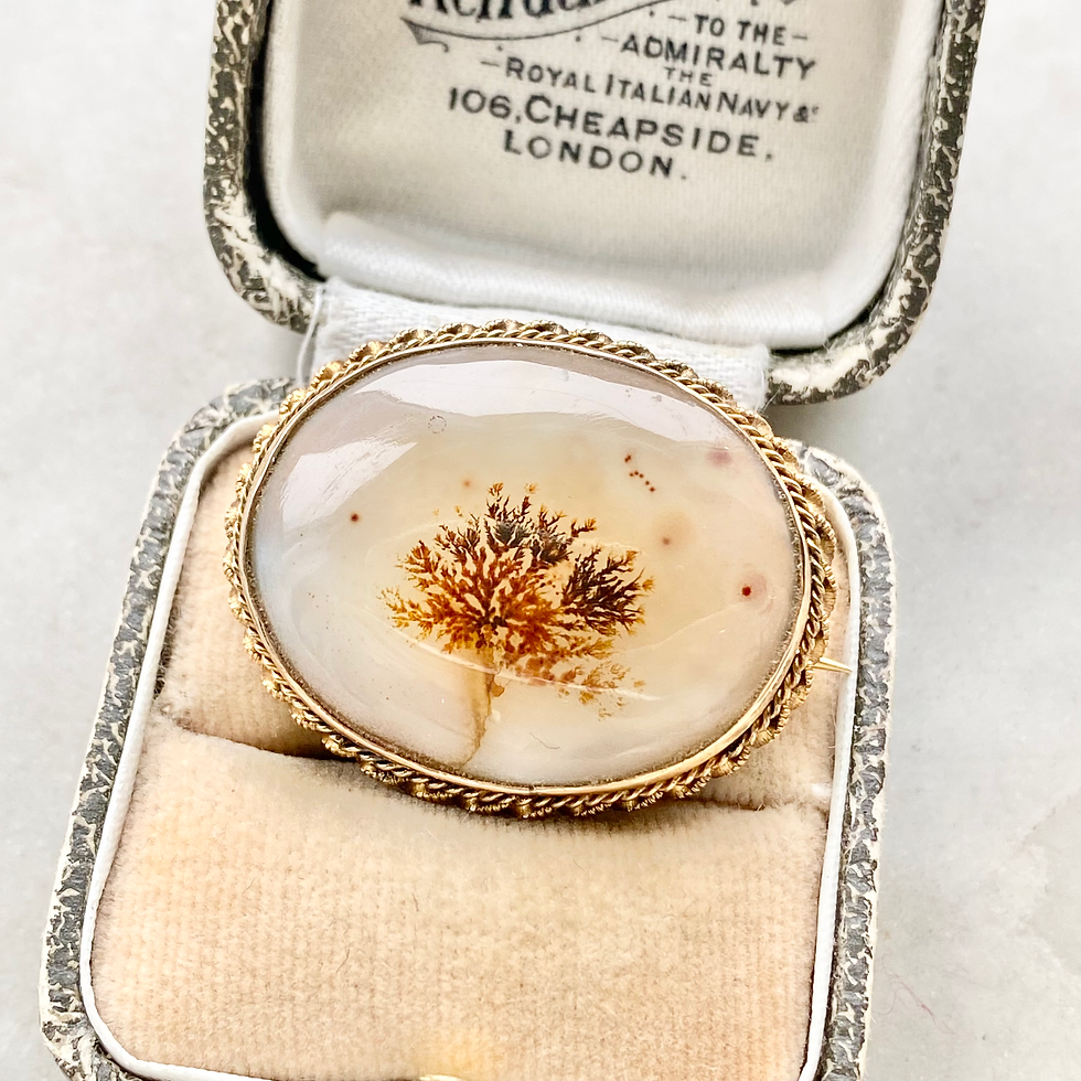 Thumbnail: Vintage 9ct gold and dendritic agate brooch/pin