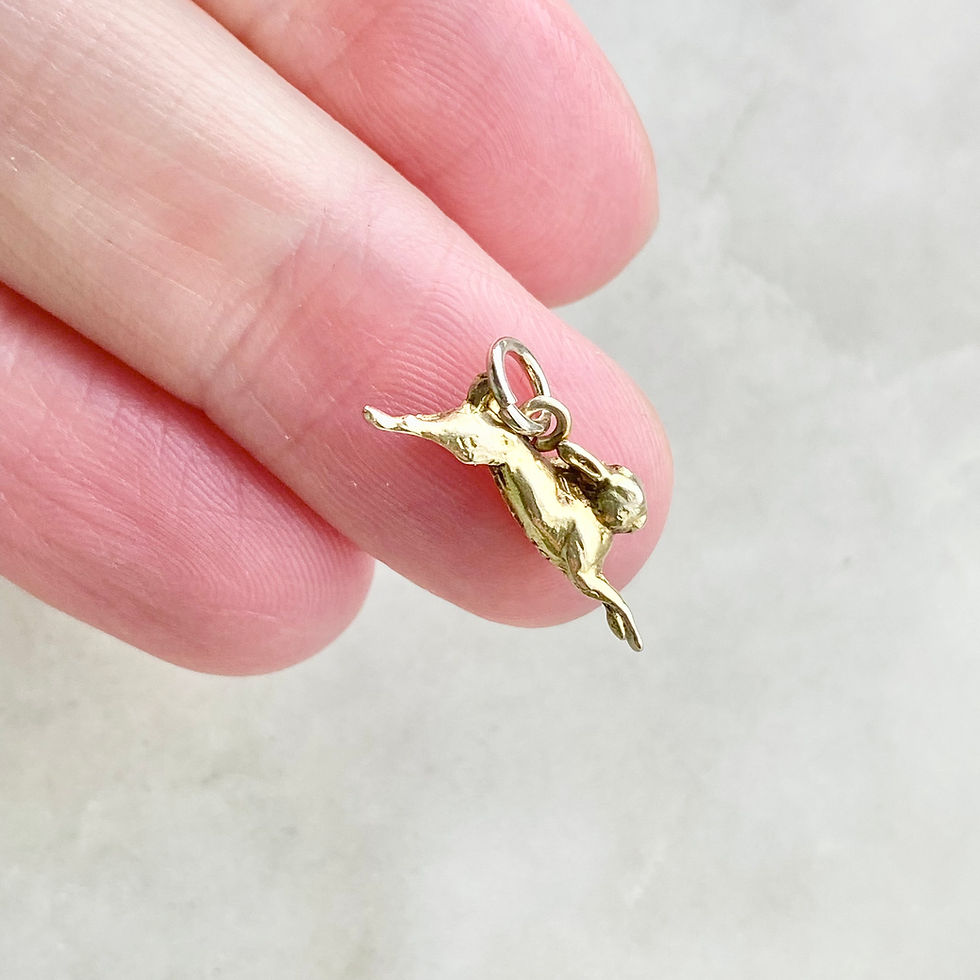 Thumbnail: Vintage 1940s 9ct gold leaping bunny rabbit/hare charm