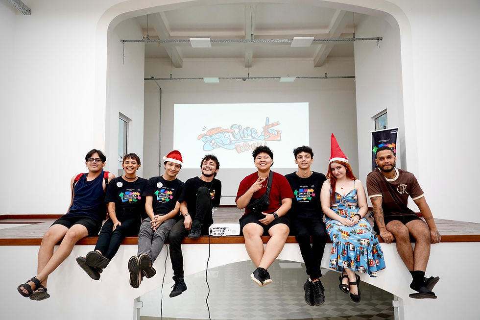 Integrantes do Cine Pupunha em sua última exibição em parceria com a MPC Filmes no ano de 2024, que aconteceu no Cine Territorial em dezembro. Foto: Ian Reis.