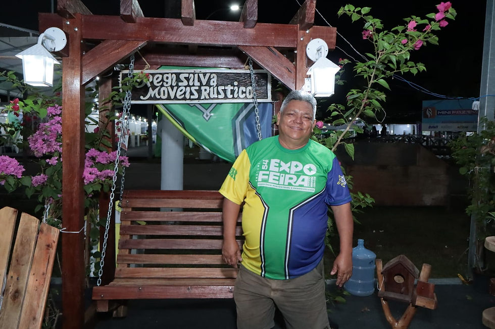 Regi Silva: o artesão que transforma em arte madeiras descartadas