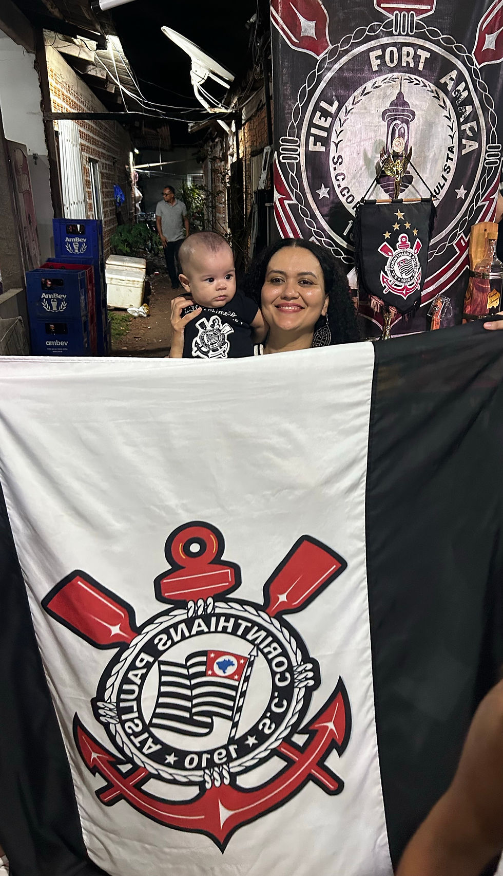 Aline e a filha em celebração na Fiel Fort Macapá. Foto: Acervo Fiel Fort.