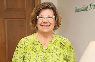 laurie-photo.jpeg