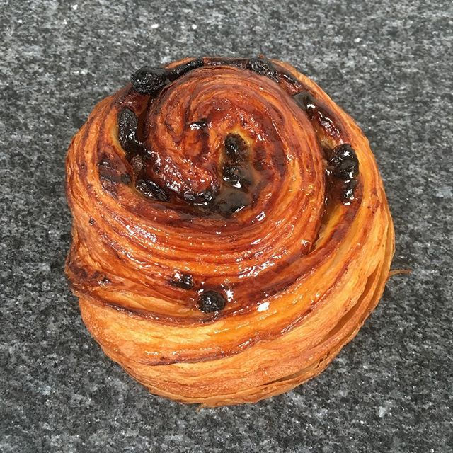 Pain au raisin #painauraisin #pastry #brixton #hernehill #bakery #amazing #coffeebreak #brunch