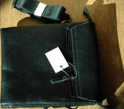 Мъжка чанта черна ест кожа - 39 лв.