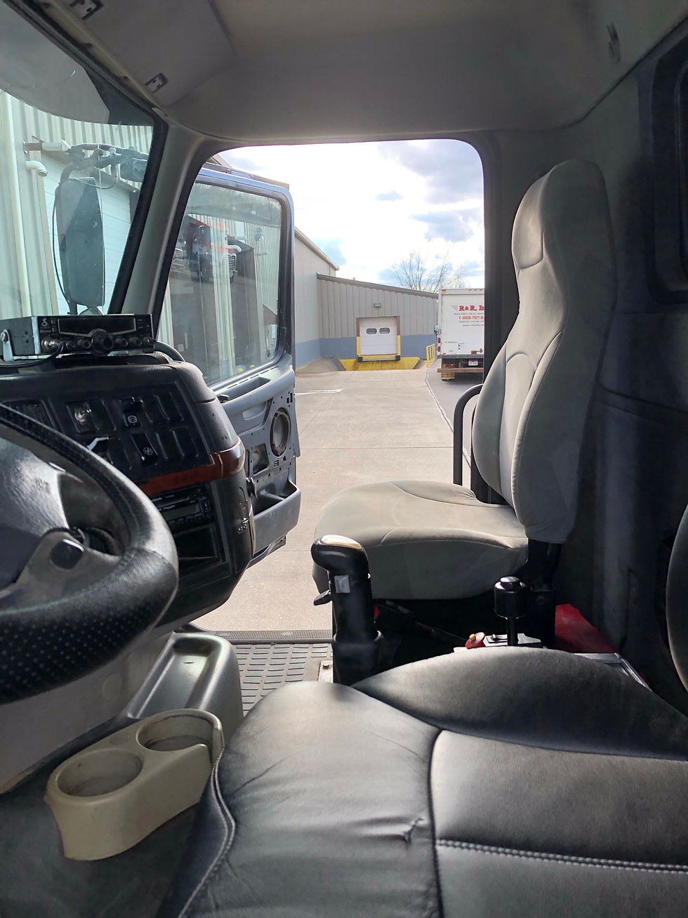Thumbnail: 2008 VOLVO VHD64F200 DUMP TRUCK - TRI-AXLE