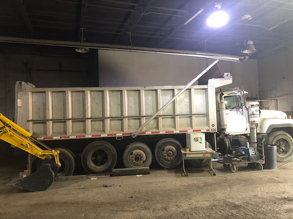 Thumbnail: 1996 MACK 688S TRI-AXLE DUMP TRUCK