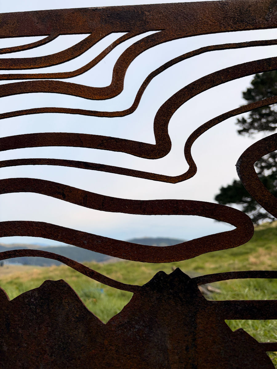 Thumbnail: Mountains & sky fence/screen
