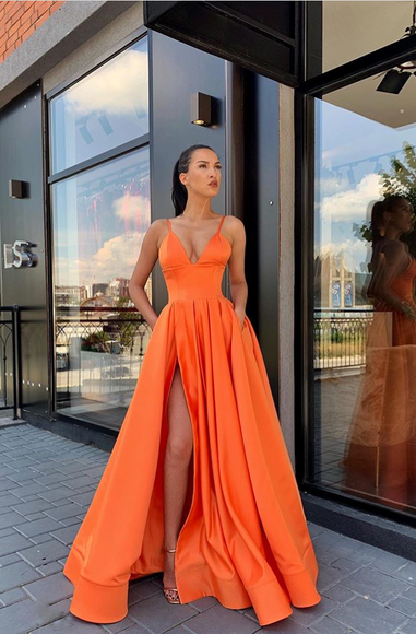 Lia Stublla Èinute Rochii The brand lia stublla was officially established in 2012 and has been producing since then. lia stublla Èinute rochii