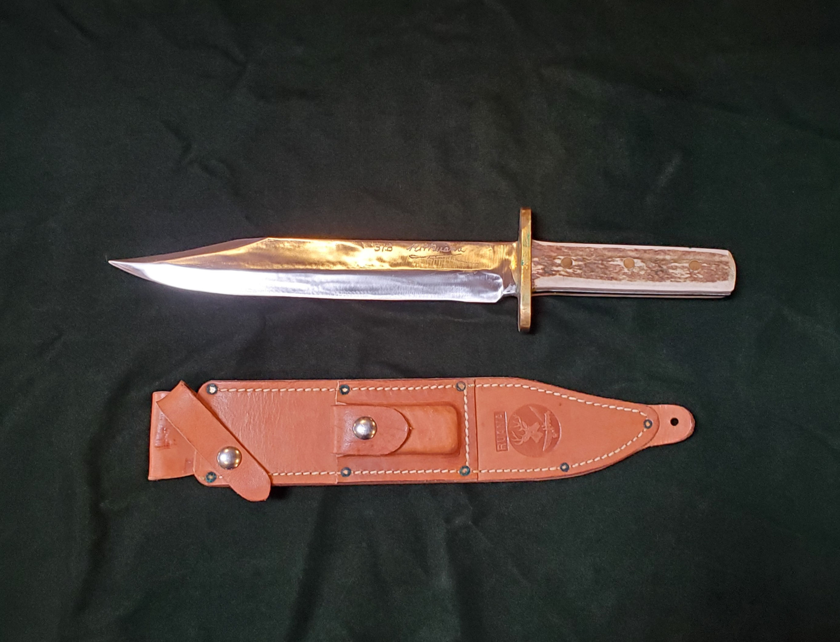 R. H. RUANA 31B SIGNED BOWIE WITH DELUXE SHEATH