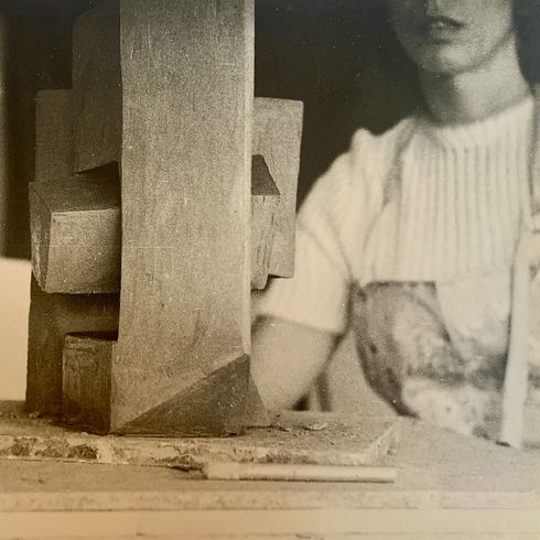 1973 Atelier Anna Tet carre.jpeg