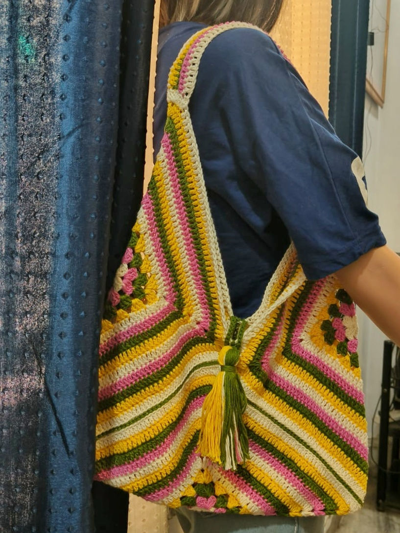 Thumbnail: Bag View While Worn