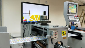 輪轉機台貼紙印刷過程