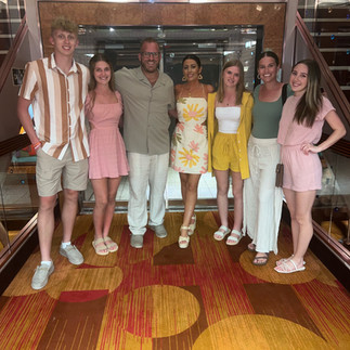 family dressed in cruise casual attire