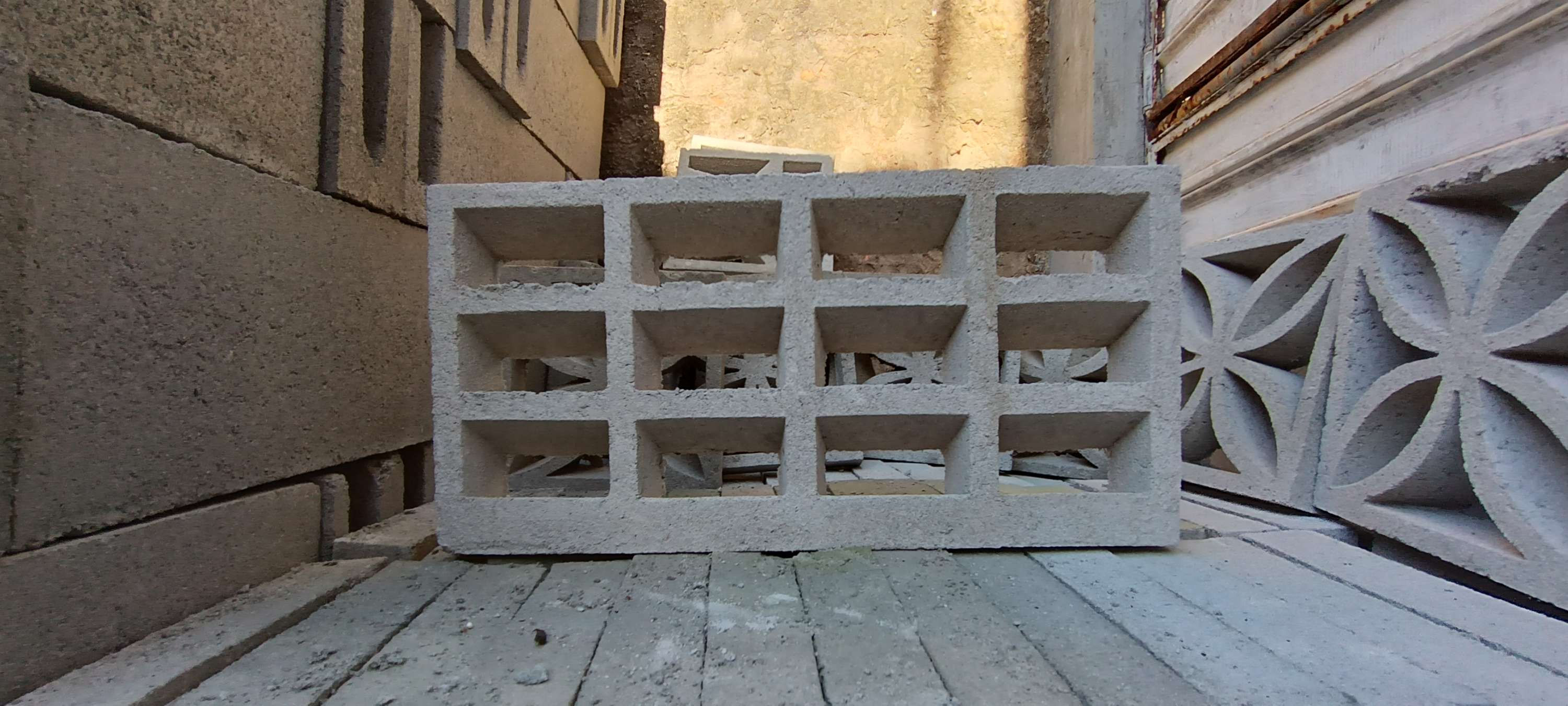 Cobogó Veneziana 50X25CM Em Lauro de Freitas Ba Rua Alto da Vila Praiana 152 e em Vida Nova Avenida Santo Amaro de Ipita