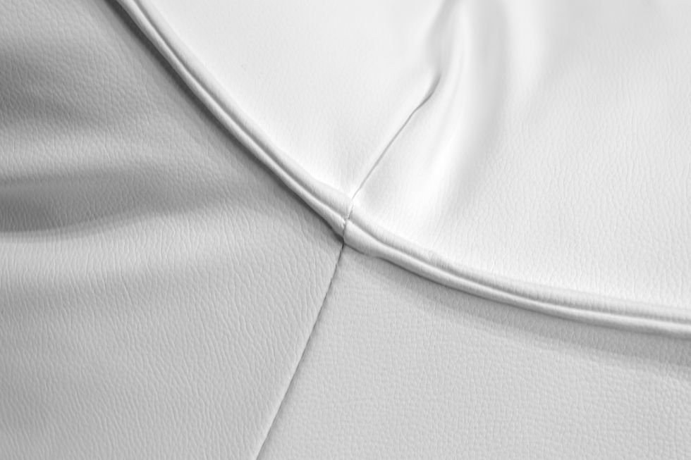 ภาพขนาดย่อ: White - close up