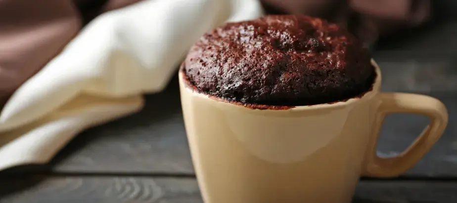 Bolo de Caneca de Chocolate: Uma Delícia Rápida para Satisfazer sua Fome de Doce