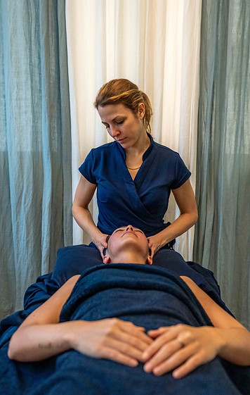 Massage sur-mesure à Paris 14 – soin thérapeutique pour libérer le stress et les tensions