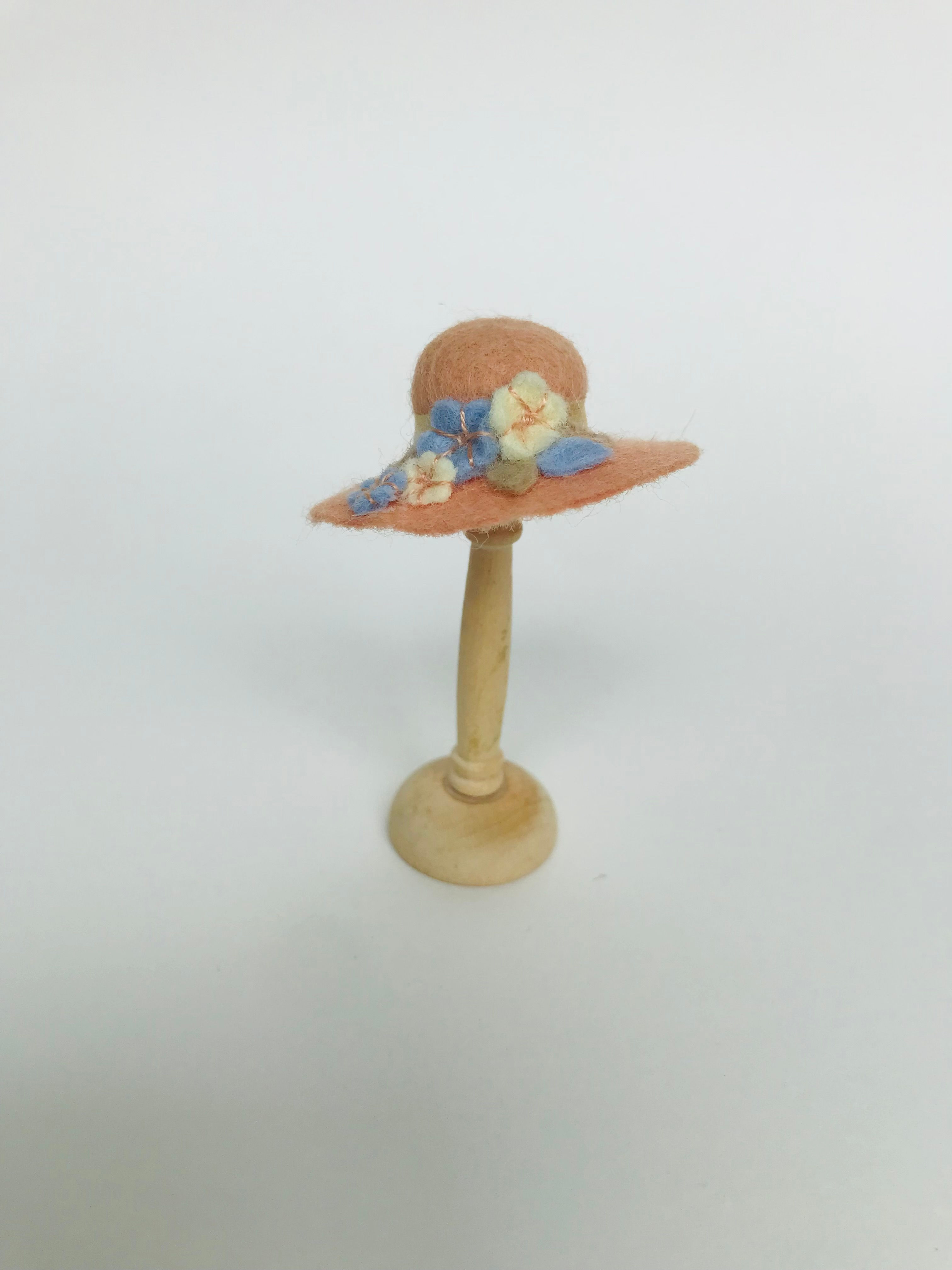 Peach Wool Felt 3D Design Hat