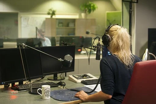 radio-4245029__340.webp