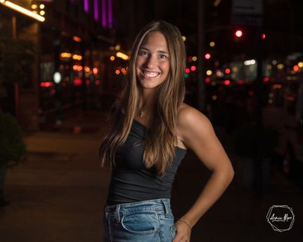 Senior girl in New York City.  Big city senior pictures.  City Lights.