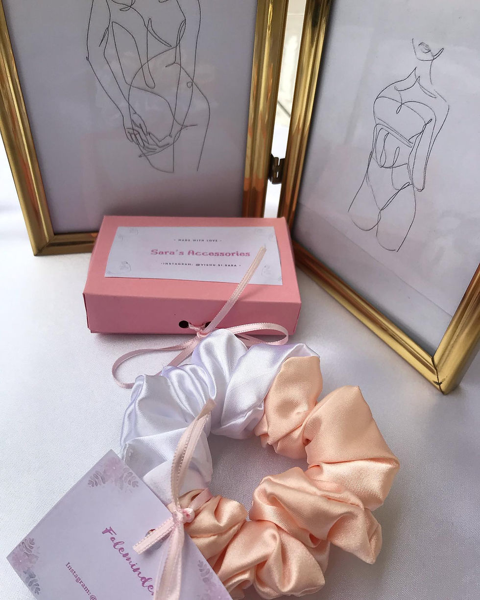 Thumbnail: Srunchie White and Peach