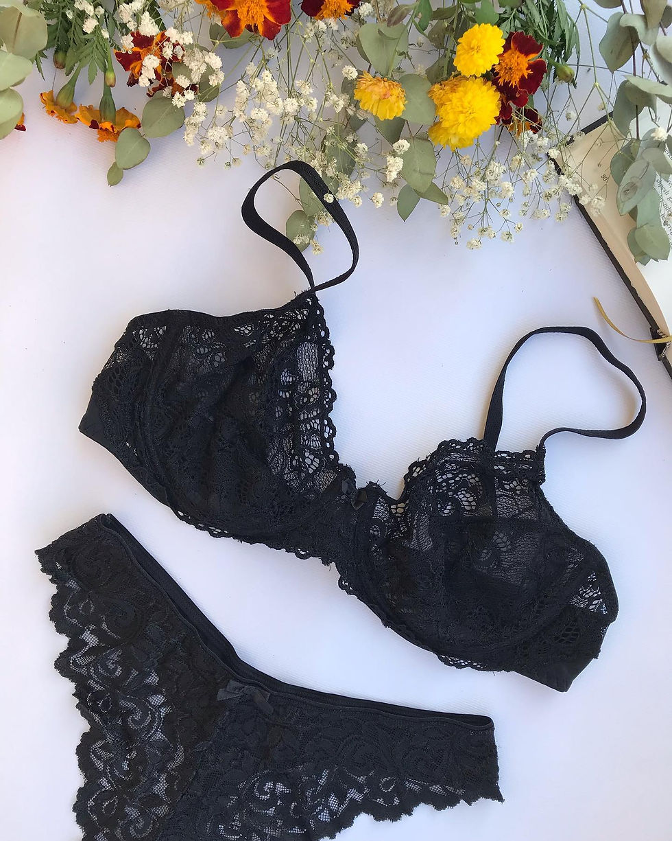 Thumbnail: Black Set