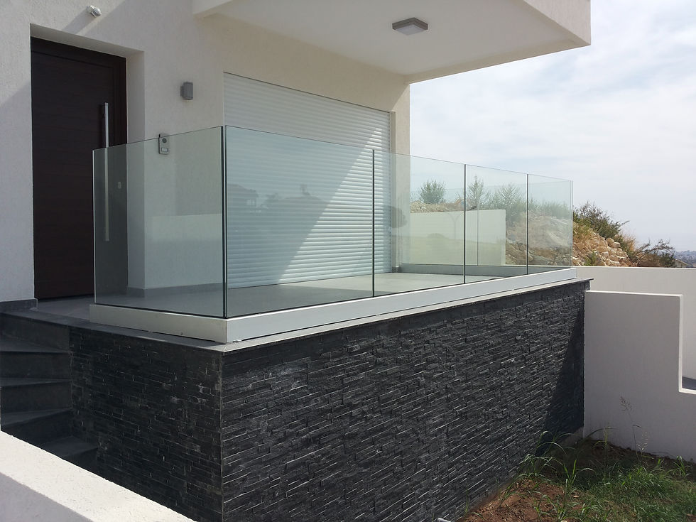Aluminium Base with Glass Rail