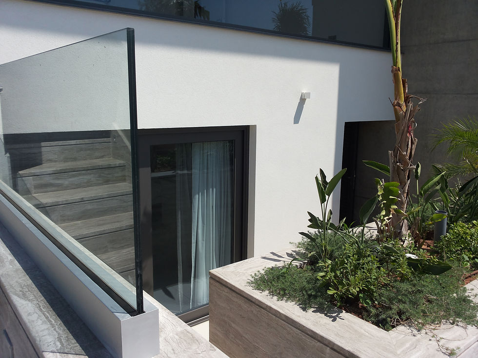 Aluminium Base with Glass