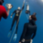 Retorno dos -100m com cabo guia, cabo de segurança, safety freedivers e scooter.